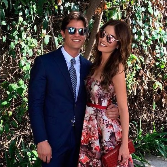 Meet your Posher, Jessica - Picture 1 of 1